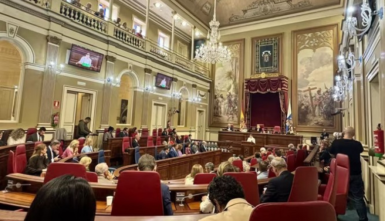 El PSOE lleva a Pleno las medidas de mejora del crecimiento económico de Canarias y la instalación de camas elevables en alojamientos turísticos de las islas