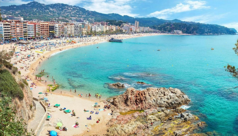 Los municipios turísticos se preparan para Semana Santa con una oferta diversificada basada en el impulso del Turismo Azul