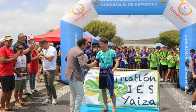 Canarias encumbra la historia y valores del Triatlón del IES Yaiza