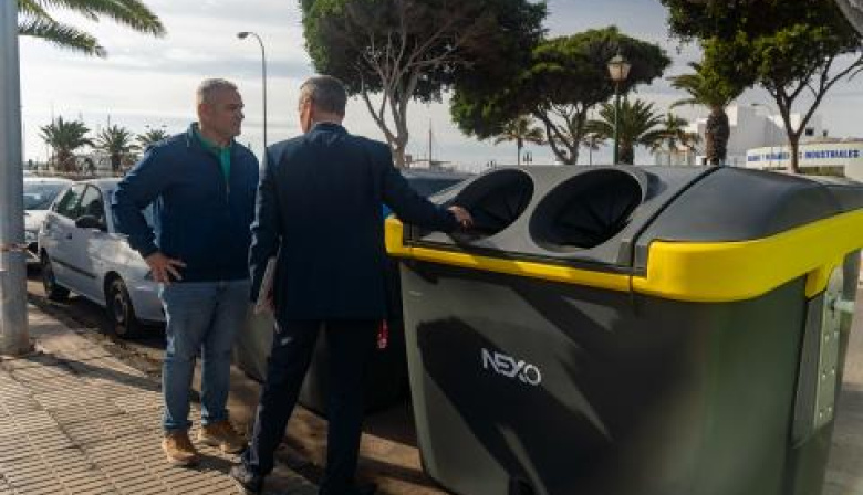 La Concejalía de Limpieza de Arrecife prueba un innovador modelo de contenedores más seguros, eficientes y adaptados al viento