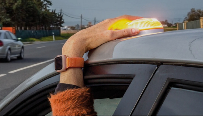 Tráfico recuerda la obligatoriedad de utilizar la baliza V-16 en caso de incidencia en las carreteras esta Semana Santa