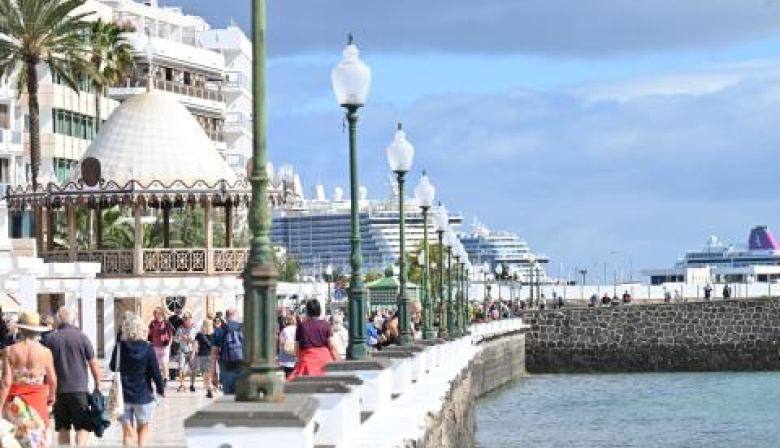 Arrecife registrará un récord en abril con 43 escalas de cruceros