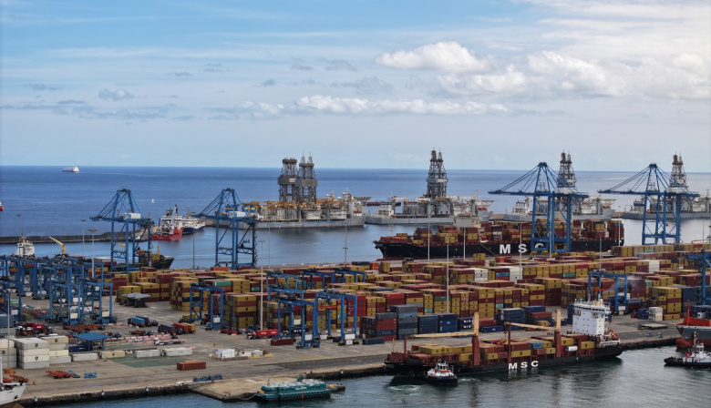 El Puerto de Las Palmas registra 100% de ocupación con la llegada de nuevos buques como el Castrone, uno de los mayores del mundo especializado en tendido de tubos submarinos