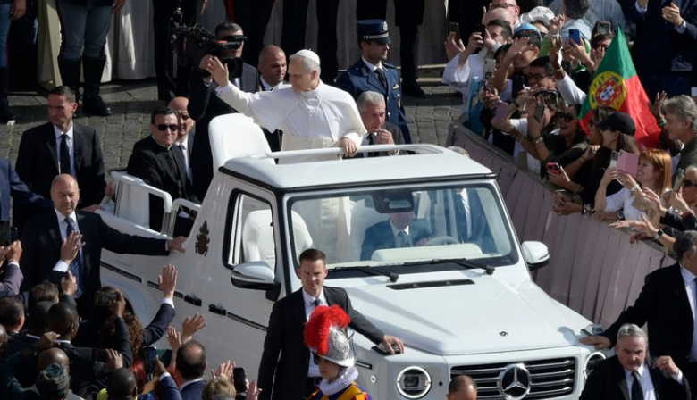 Los responsables de la movilidad por la visita del Papa a Canarias barajan la suspensión de clases y el teletrabajo
