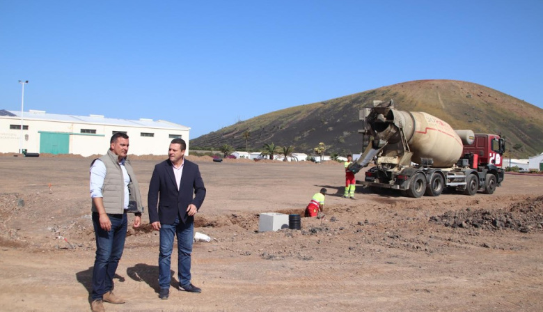 Yaiza ejecuta el proyecto de renovación del entorno del terrero de lucha de Uga