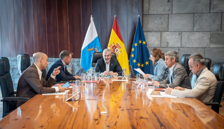 Canarias aprueba un plan presupuestario prudente hasta 2029 ante la incertidumbre estatal