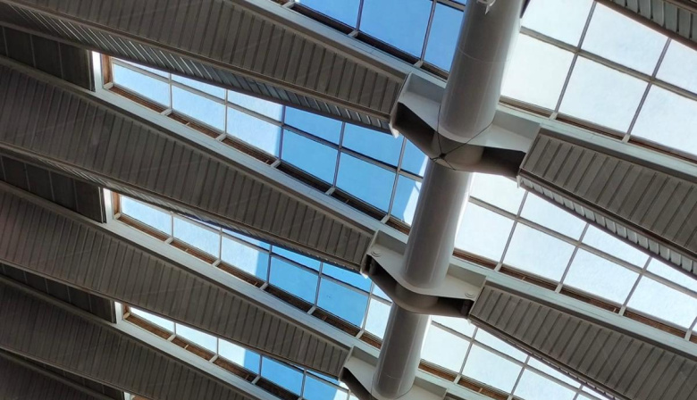 El Recinto Ferial de Tenerife moderniza su gran cubierta para ganar luminosidad y eficiencia