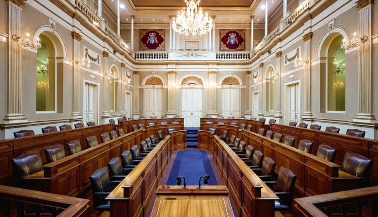 El PSOE lleva a Pleno la regularización de migrantes, el cierre de las escuelas infantiles y la falta de ejecución de los fondos europeos