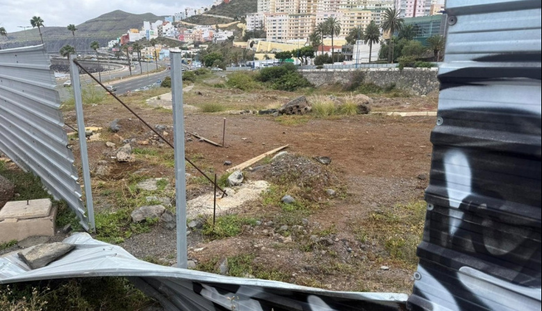 CC dice que la "proliferación de chabolas" en el solar de Hoya de La Plata evidencia el "fracaso" de la Metroguagua