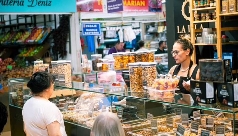El Mercado de La Laguna celebrará el Día de la Madre con obsequios, photocall temático y música en directo