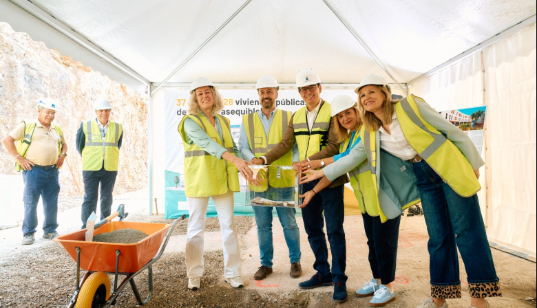 El Gobierno de Canarias pone la primera piedra de 37 nuevas viviendas públicas en Jinámar con una inversión de 8 M€