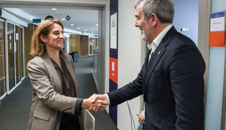 La comisaria Ribera se compromete con Clavijo a estudiar una exención de las tasas de emisiones en Canarias tras 2030