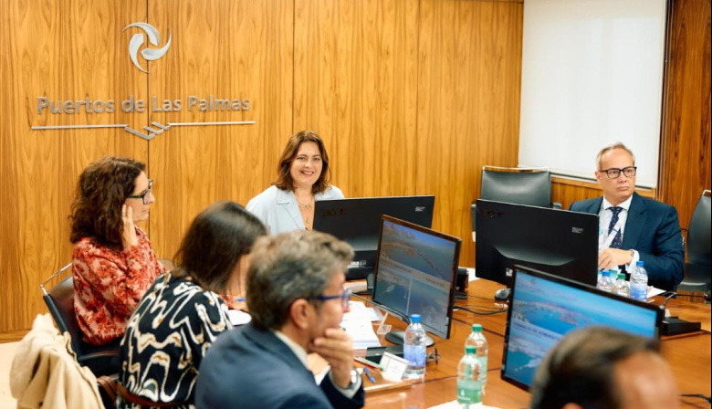 La Autoridad Portuaria de Las Palmas amplía el plazo tres años más para que los negocios del Muelle Deportivo continúen con su actividad