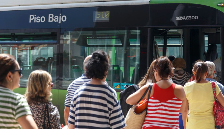 Santa Cruz incrementa un 4,2% el número de pasajeros de guaguas urbanas hasta abril