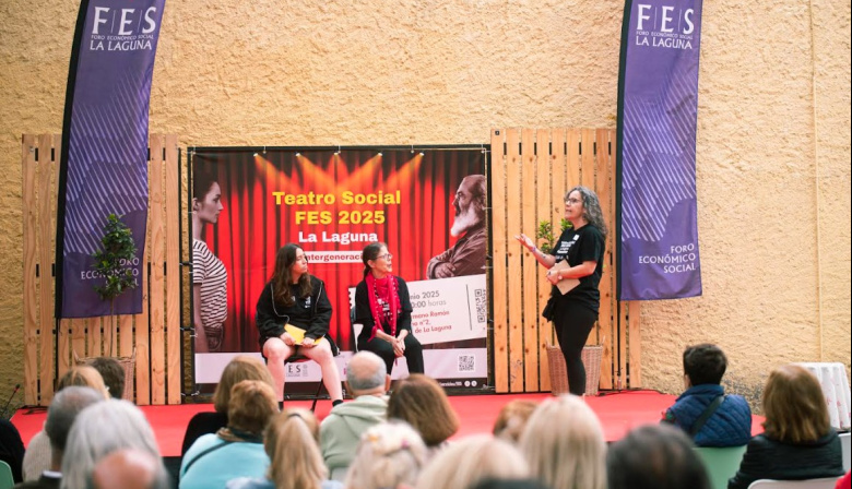 La Laguna acoge la segunda edición del Teatro Social FES Intergeneracional para unir a jóvenes y mayores en un debate sobre la cultura comunitaria