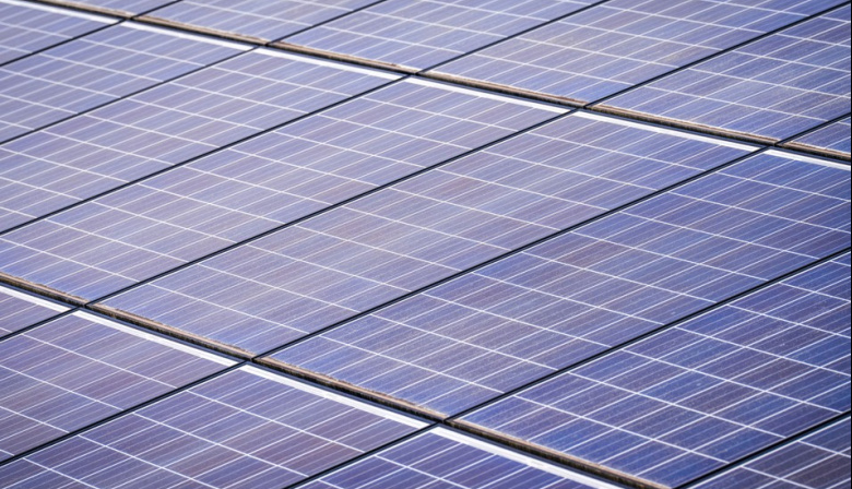 Seis edificios en Añaza reducen sus emisiones de CO₂ con la instalación de placas solares