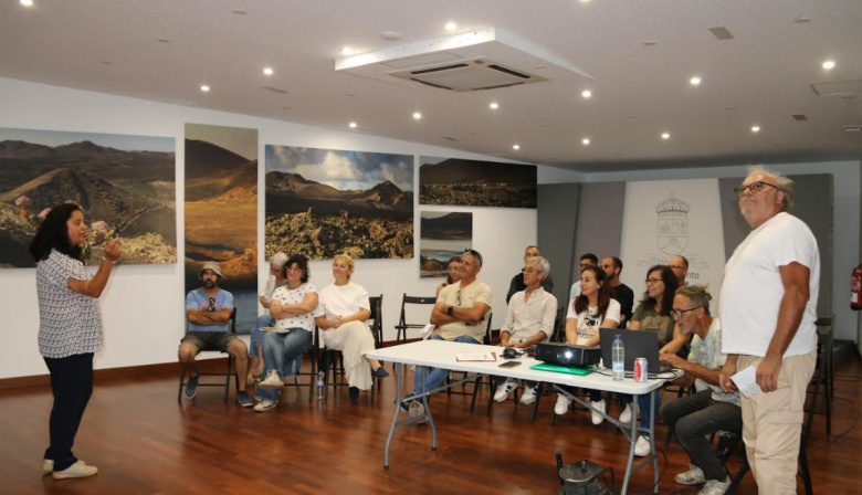 Yaiza siembra futuro con formación en agricultura regenerativa