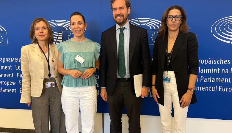 Turismo traslada a Bruselas su estrategia de sostenibilidad turística y conectividad
