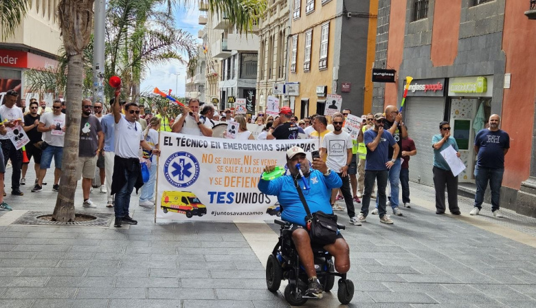 Unidas se puede lleva al pleno el reconocimiento del personal de emergencias sanitarias y exige mejoras para el transporte sanitario en Canarias