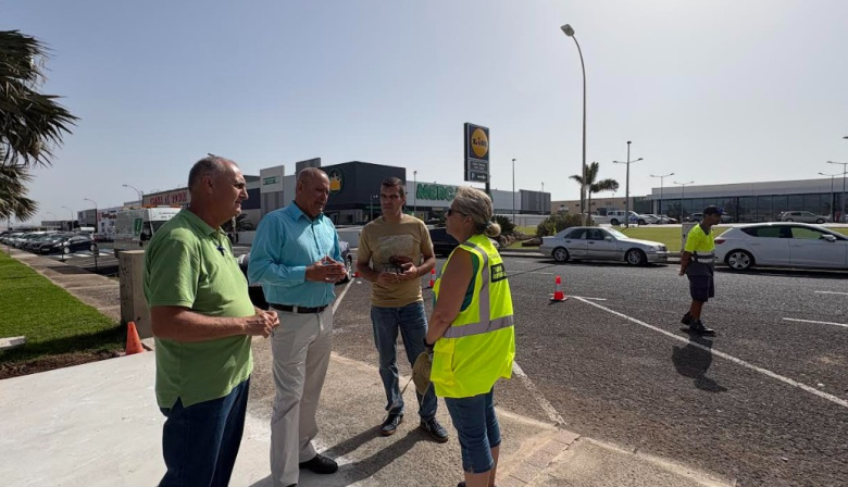 El Ayuntamiento de Antigua colabora con la nueva parada de guagua del polígono industrial Costa Antigua