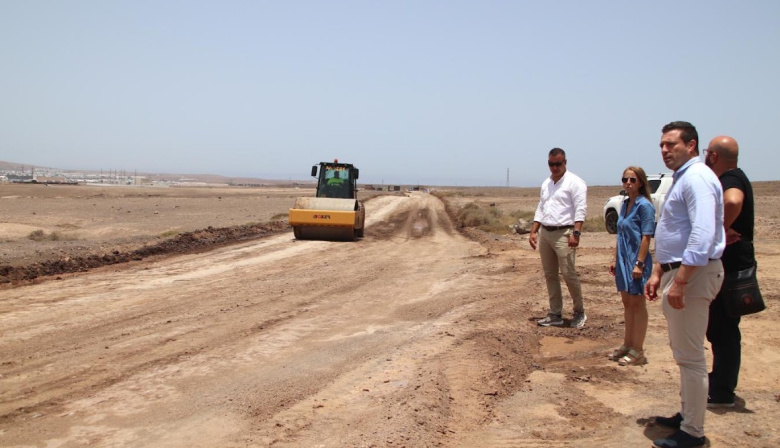 Yaiza arregla la carretera de Papagayo y recuerda al Cabildo la obligación compartida en la conservación de Los Ajaches