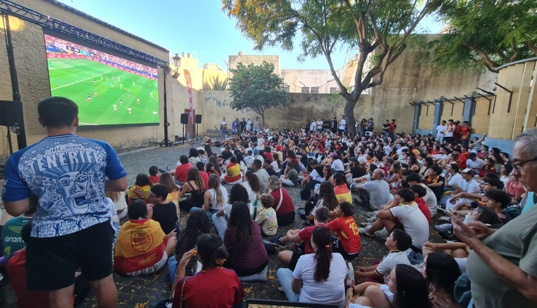 La Laguna se vuelca con la gran final del Mundial con cinco pantallas gigantes repartidas por distintos puntos del municipio