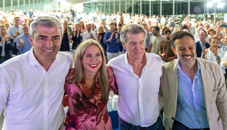 Feijóo arropa en Santa Cruz de Tenerife a Carmen Pérez como candidata del PP a la Alcaldía