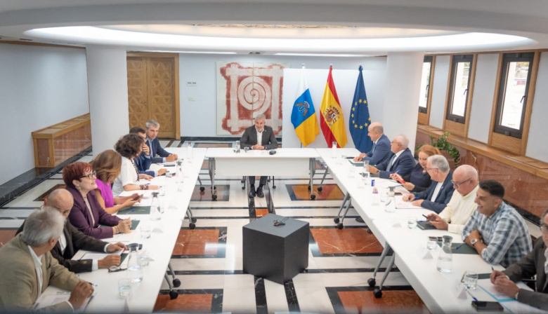 Canarias condiciona su respaldo al sistema de financiación al respeto del REF y una mejora de su financiación