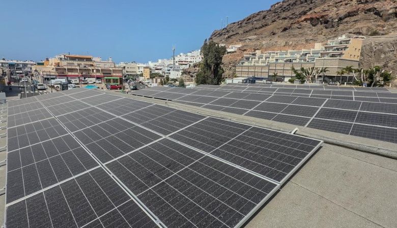 El Cabildo de Gran Canaria dota al Intercambiador de Mogán de una planta solar con baterías para potenciar el autoconsumo energético