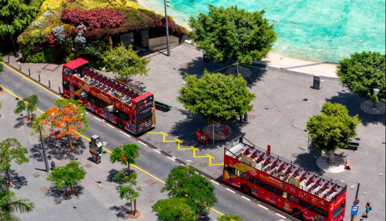Santa Cruz conmemora la Gesta del 25 de julio con un recorrido histórico del Bus Turístico