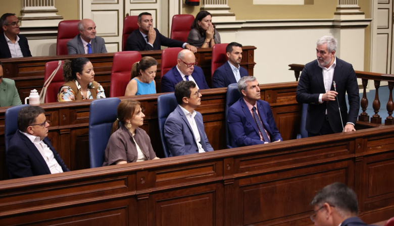 Canarias aprueba la ley que agiliza las licencias urbanísticas y la construcción de vivienda protegida y asequible