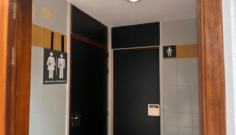 El Hospital Universitario de La Palma adapta un aseo para personas ostomizadas