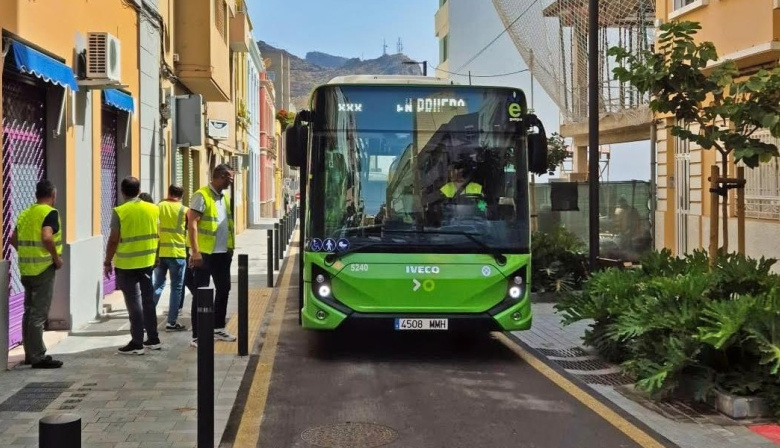 Santa Cruz incorpora una nueva línea urbana para reforzar el servicio con Ofra
