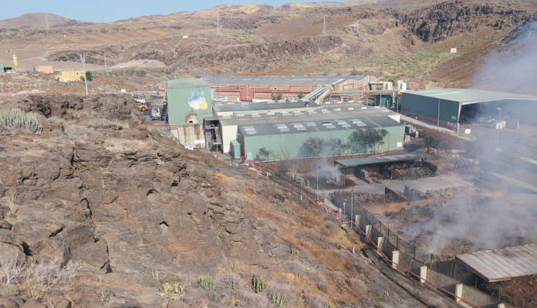 El Cabildo de Gran Canaria reorganiza temporalmente la gestión de residuos tras el incendio registrado en el Ecoparque Sur
