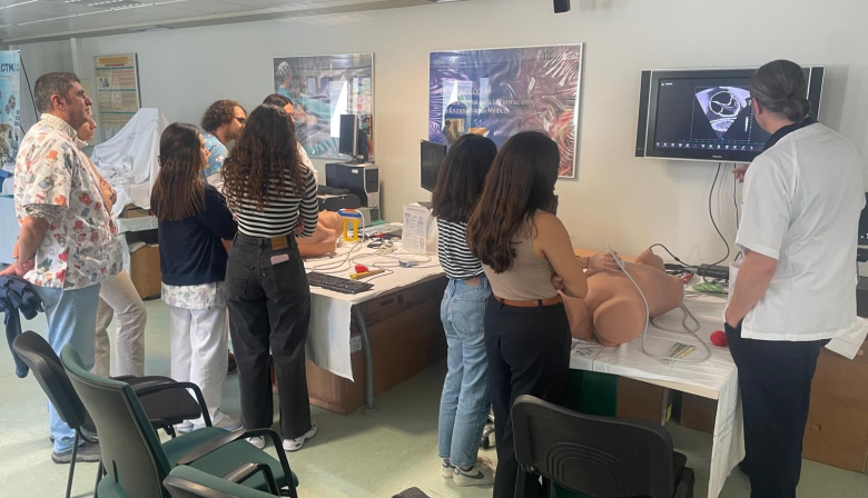 El Laboratorio de Simulación MOTIVA del Insular-Materno Infantil forma a residentes y especialistas