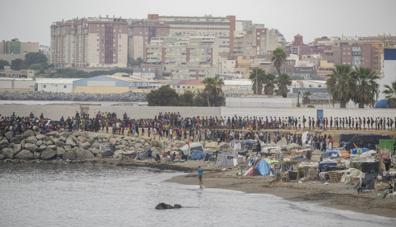 Las llegadas irregulares de migrantes a Canarias caen un 57,4% respecto a 2025 con 5.163 personas hasta el 31 de agosto