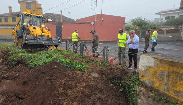 La Laguna refuerza la limpieza preventiva de barrancos para mantener los cauces preparados ante la llegada de las lluvias