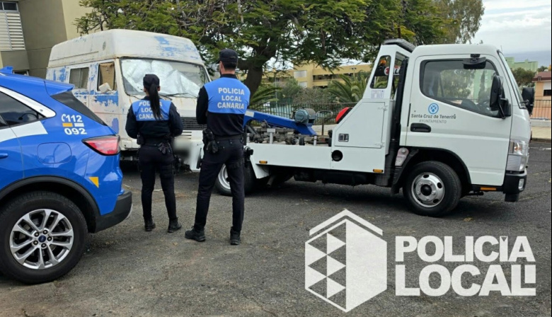 La Policía Local logra retirar 45 vehículos abandonados desde el pasado mes de mayo