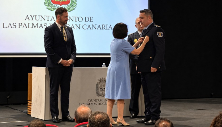 Carolina Darias reconoce a 22 personas con las Medallas al Mérito Policial de 2026