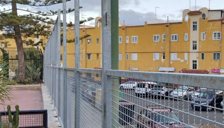 El Ayuntamiento de Las Palmas de Gran Canaria renueva el vallado perimetral del Pabellón García San Román para reforzar su seguridad