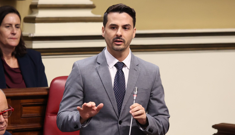 Toledo reprocha al PSOE sus cambios de postura sobre la limitación de la compra de vivienda a no residentes en Canarias