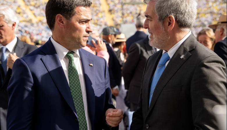 Canarias espera una respuesta de Sánchez hoy o mañana a su petición de medidas urgentes ante el repunte migratorio