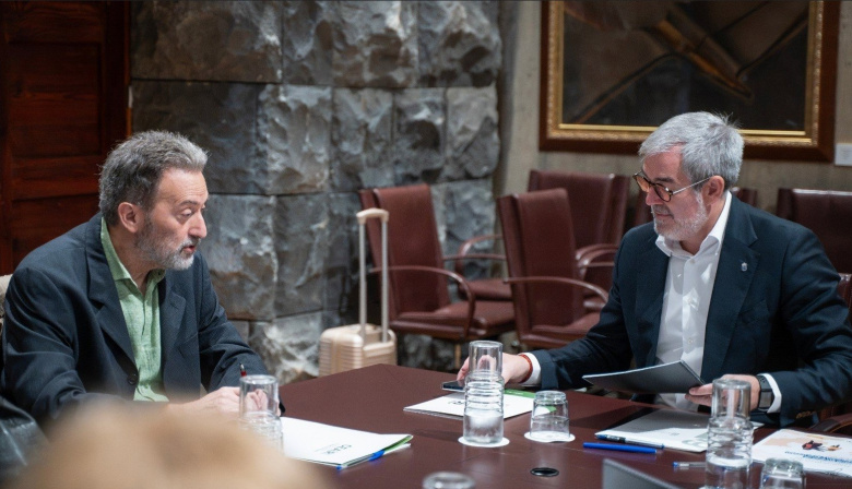 El Gobierno de Canarias reclama el "auxilio" del Estado ante su "silencio" frente al repunte migratorio