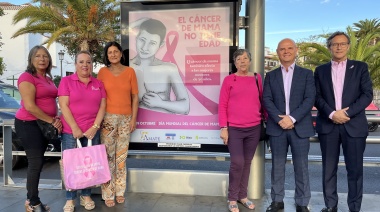 El Cabildo y Ámate conciencian sobre la importancia de la prevención del cáncer de mama en las paradas del tranvía