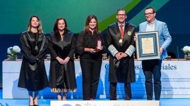 El Cabildo de Fuerteventura recibe la Medalla de Oro al Mérito Colegial del Colegio Oficial de Graduados Sociales
