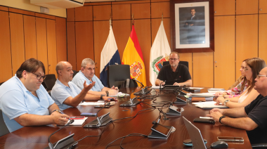 El Ayuntamiento de Las Palmas de Gran Canaria y la Mesa del Taxi acuerdan medidas para aumentar el servicio en horario nocturno y fines de semana