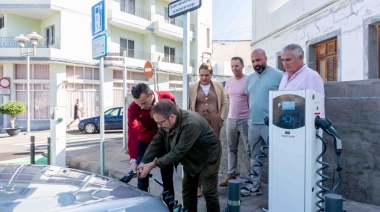 La red de recarga de vehículos eléctricos incorpora dos módulos municipales en La Aldea