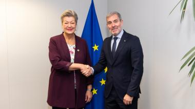 Clavijo logra el apoyo de Johansson a que la Ruta Canaria esté en el centro de la política migratoria de la UE