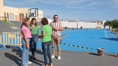 El programa de empleo ‘El Cabildo actúa’ renueva espacios de centros educativos de toda Fuerteventura