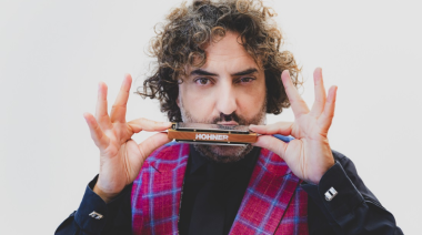 La Banda Sinfónica Municipal de Música arropa a la genial armónica de Antonio Serrano en dos conciertos en Miller